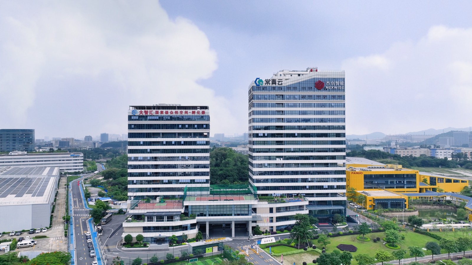 九游ninegame大厦（晴天）